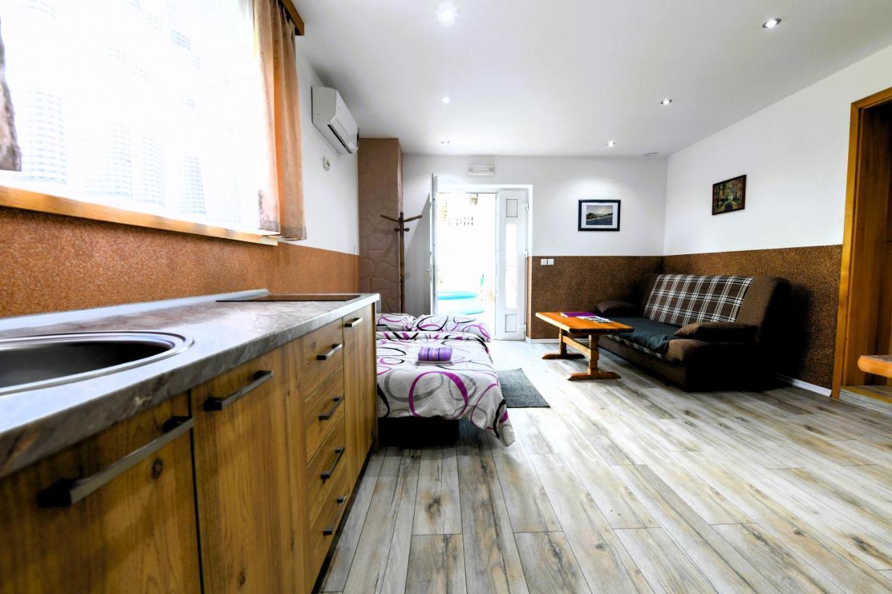 Apartman Jakov Rakovica Exterior foto